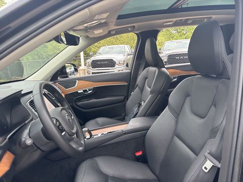 Used 2023 Volvo XC90 B6 Plus w/ Protection Package Premier image 18