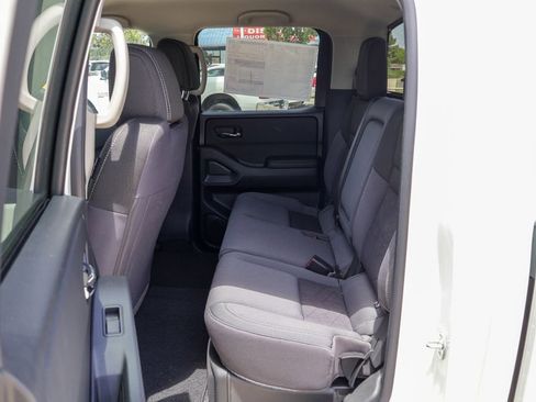 Certified 2025 Nissan Frontier SV w/ SV Convenience Package RWD image 9
