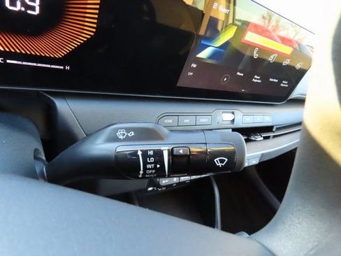 New 2025 Kia K4 LXS image 28