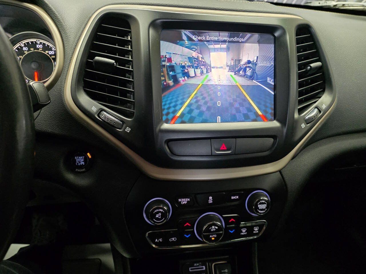 Used 2016 Jeep Cherokee Limited AWD/4WD image 24