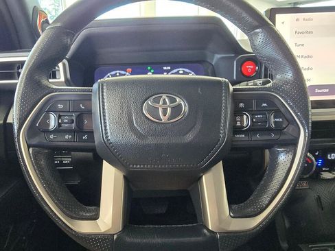 Used 2025 Toyota 4Runner TRD Off-Road Premium AWD/4WD image 23