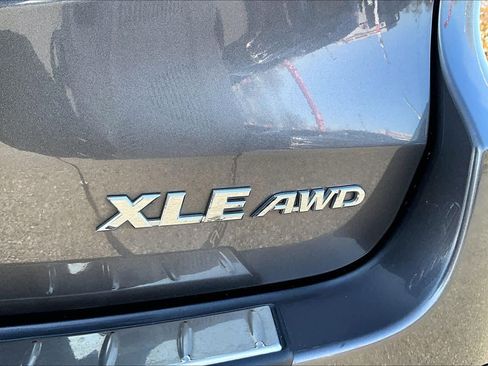 Used 2019 Toyota Highlander XLE image 9