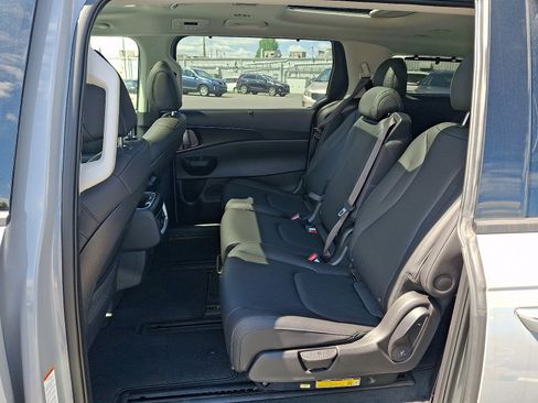 New 2026 Kia Carnival SX w/ SX Dark Edition Package FWD image 6