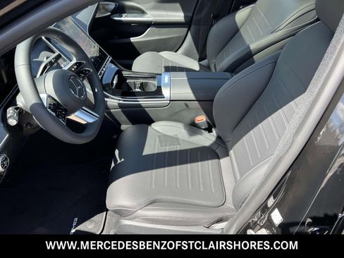 Used 2025 Mercedes-Benz C 300 4MATIC Sedan image 24