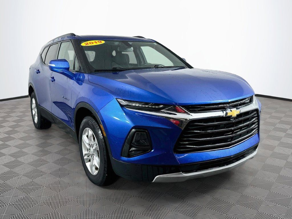 Used 2019 Chevrolet Blazer LT FWD image 3
