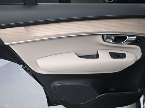 New 2026 Volvo XC90 B5 Core image 20