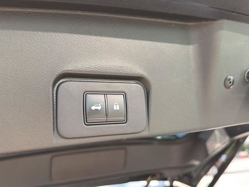 Used 2021 Nissan Rogue SV w/ Premium Package FWD image 10
