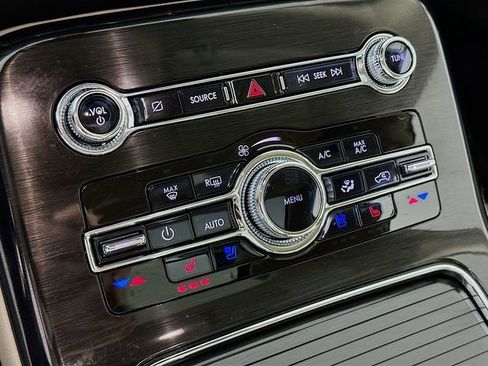 Used 2023 Lincoln Nautilus Reserve w/ Luxury Package image 16