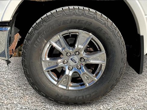 Used 2016 Ford F150 Lariat w/ Equipment Group 502A Luxury image 8