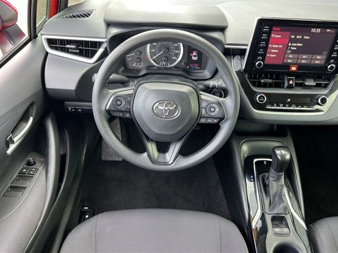 Used 2020 Toyota Corolla LE image 17