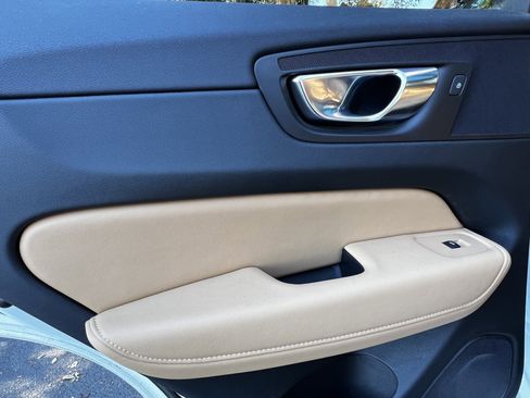 Used 2023 Volvo XC60 B5 Ultimate w/ Climate Package image 29