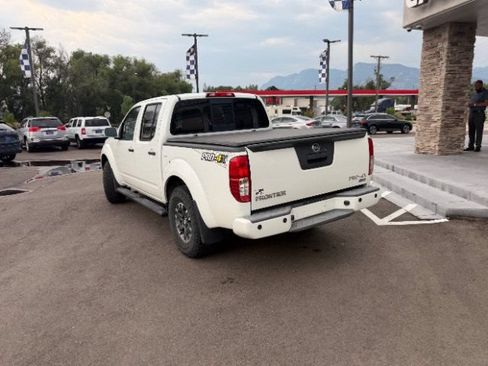 Used 2018 Nissan Frontier PRO-4X AWD/4WD image 8