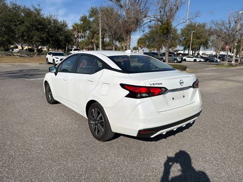 Used 2025 Nissan Versa SV image 3