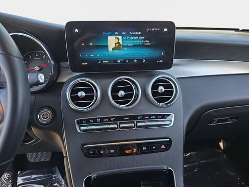Used 2022 Mercedes-Benz GLC 300 image 23