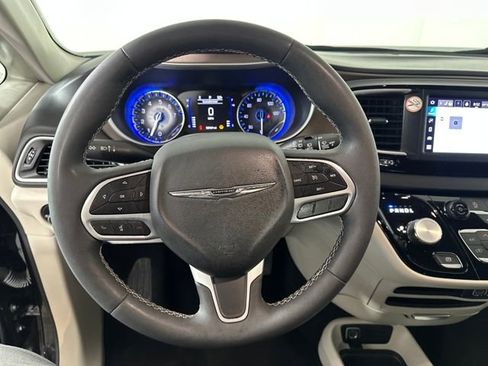 Used 2024 Chrysler Voyager LX image 14