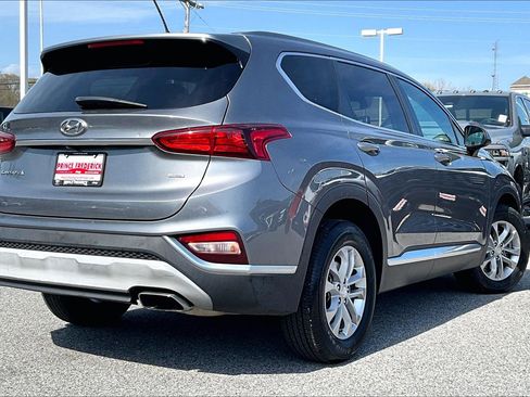 Used 2019 Hyundai Santa Fe SE image 10