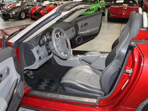 Used 2006 Chrysler Crossfire Limited RWD image 9