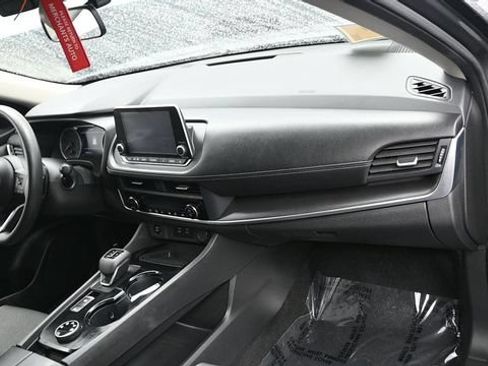 Used 2024 Nissan Rogue SV AWD/4WD image 11