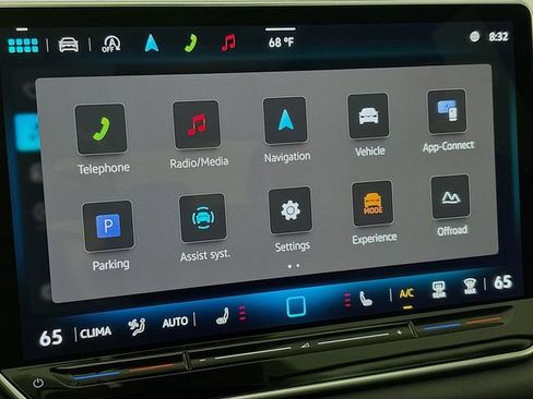 New 2025 Volkswagen Tiguan SE image 15