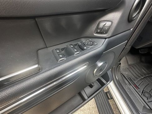 Used 2023 Ford Expedition Limited image 20