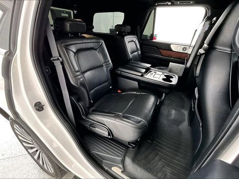 Used 2018 Lincoln Navigator Reserve w/ Technology Package image 34