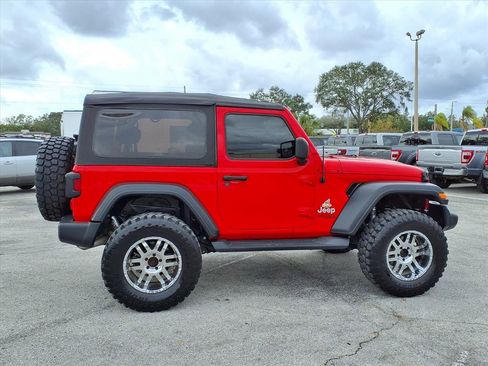 Used 2019 Jeep Wrangler Sport image 8