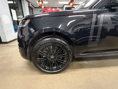 Used 2023 Land Rover Range Rover Long Wheelbase SE image 8