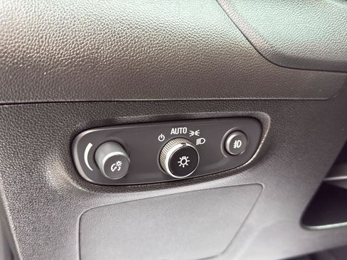 Used 2021 Buick Encore GX Preferred w/ Cold Weather Comfort Package FWD image 12