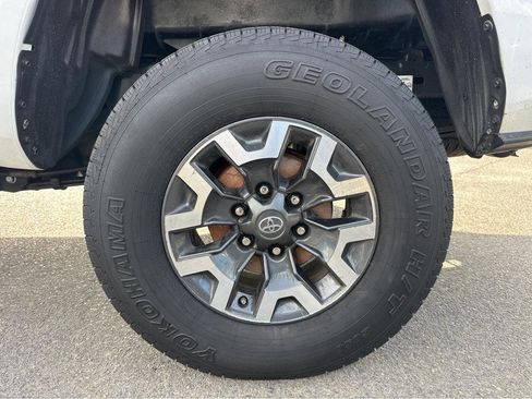 Used 2019 Toyota Tacoma SR image 14