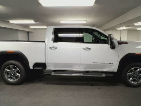 New 2026 GMC Sierra 2500 SLT w/ SLT Premium Package AWD/4WD image 9
