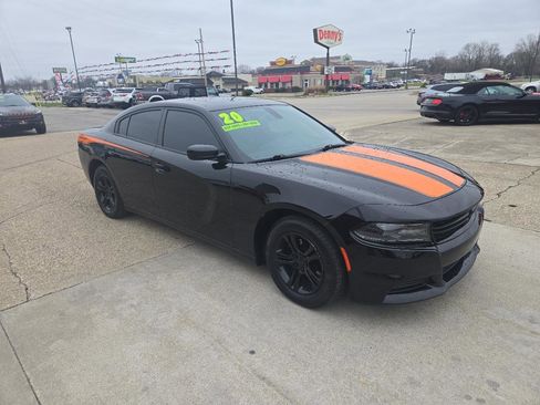 Used 2020 Dodge Charger SXT w/ Leather Interior Group image 4