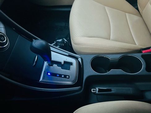 Used 2013 Hyundai Elantra GLS w/ Preferred Pkg image 24