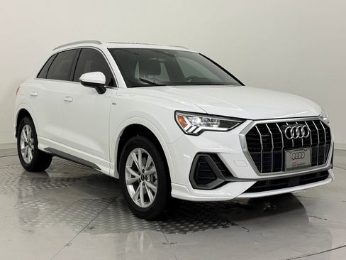 Certified 2025 Audi Q3 2.0T Premium image 7