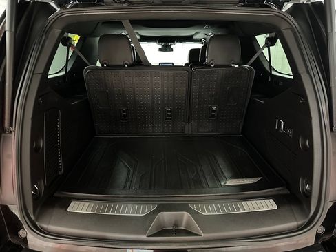 Used 2023 Chevrolet Suburban Z71 w/ Luxury Package AWD/4WD image 37