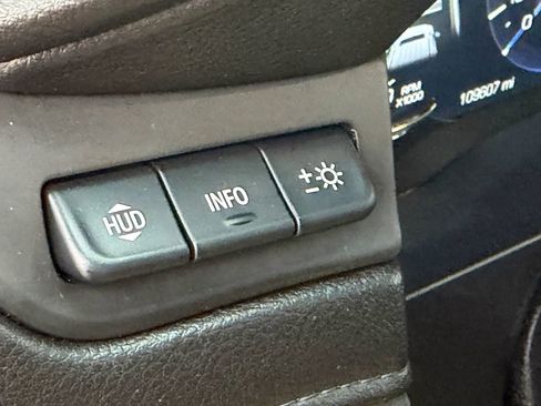 Used 2021 GMC Yukon XL Denali w/ Denali Premium Package image 37