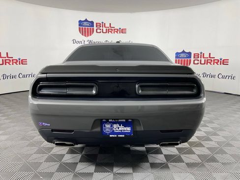 Used 2019 Dodge Challenger SXT RWD image 4