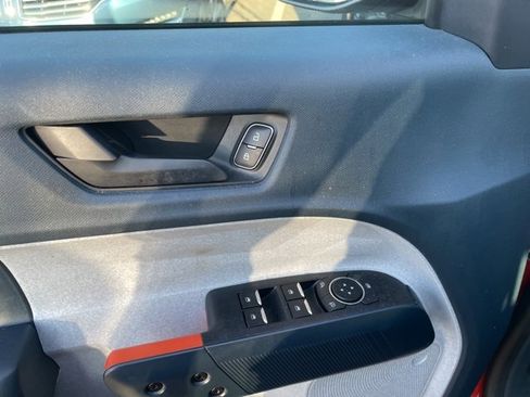 Used 2022 Ford Maverick XLT image 6