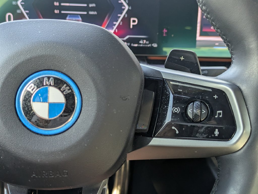 Used 2026 BMW 550e xDrive w/ Executive Package AWD/4WD image 17