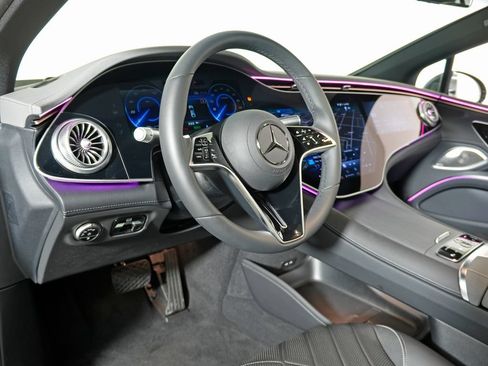Used 2025 Mercedes-Benz EQS 580 4MATIC Sedan image 14