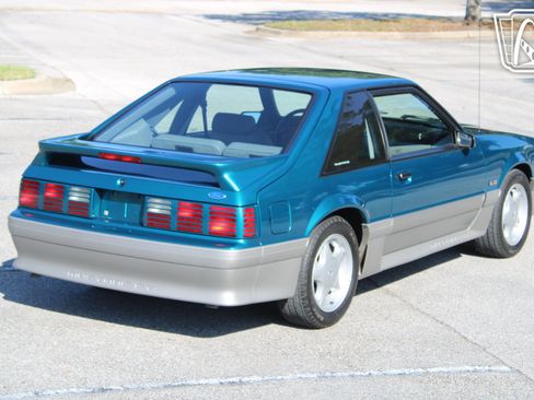 Used 1993 Ford Mustang GT RWD image 10