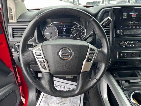 Used 2022 Nissan Titan SV w/ SV Convenience Package image 18