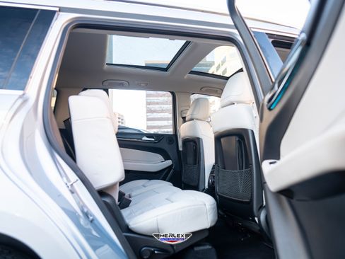 Used 2017 Mercedes-Benz GLS 450 4MATIC image 18