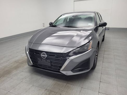 Used 2025 Nissan Altima 2.5 SV FWD image 15