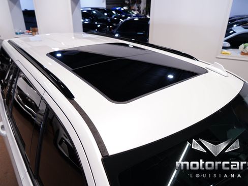 Used 2023 Cadillac Escalade Sport w/ LPO, ONYX Package AWD/4WD image 15