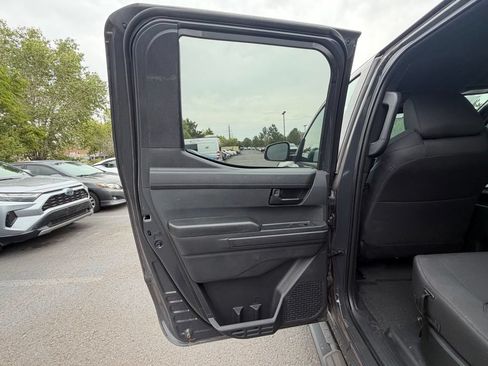 Used 2025 Toyota Tacoma SR5 AWD/4WD image 17