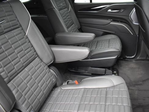 Certified 2023 Cadillac Escalade V w/ LPO, ONYX Package image 32