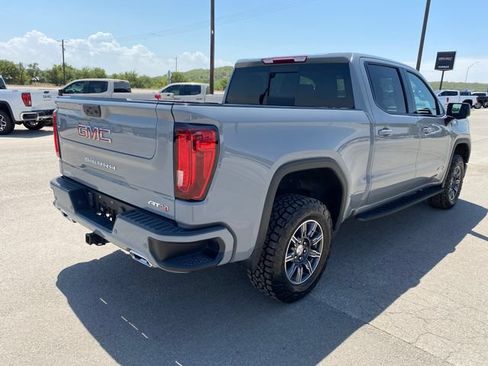 Used 2024 GMC Sierra 1500 AT4 w/ AT4 Premium Package AWD/4WD image 6