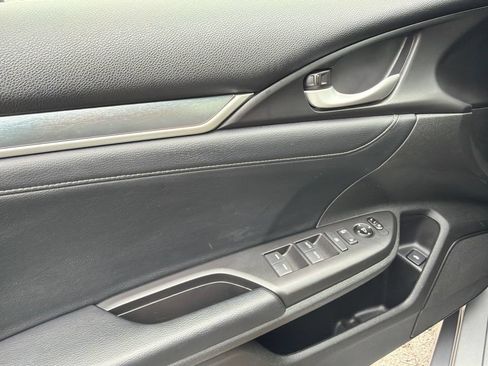 Used 2018 Honda Civic Touring image 23