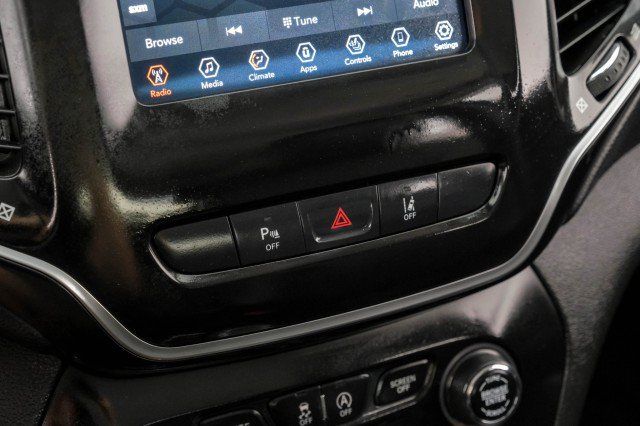 Used 2021 Jeep Cherokee Latitude Plus AWD/4WD image 33