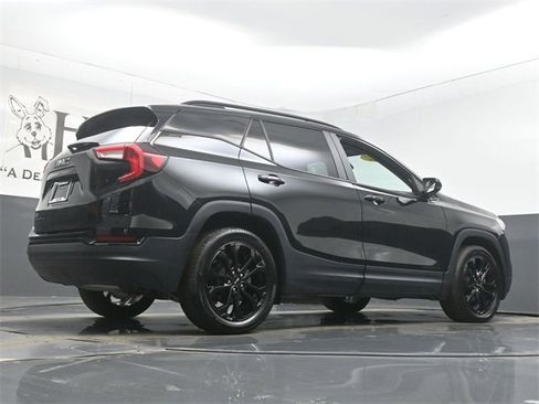 Used 2022 GMC Terrain SLE w/ Driver Convenience Package image 32